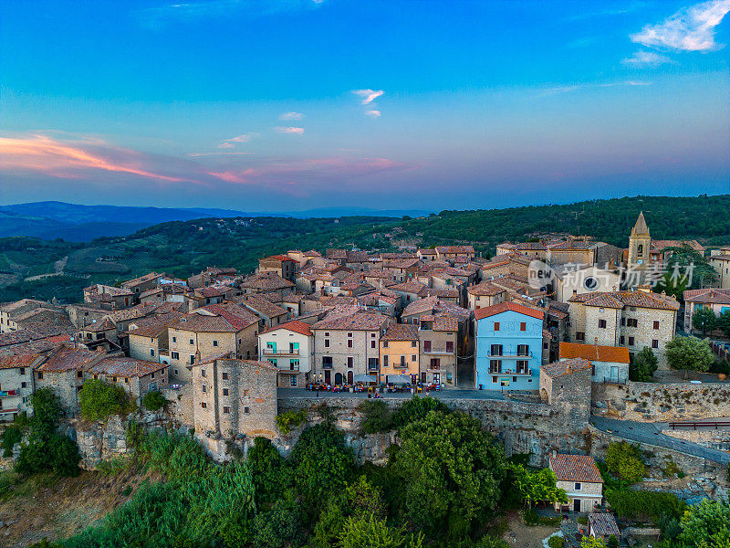 Civitella del Lago，位于翁布里亚的意大利中世纪小镇